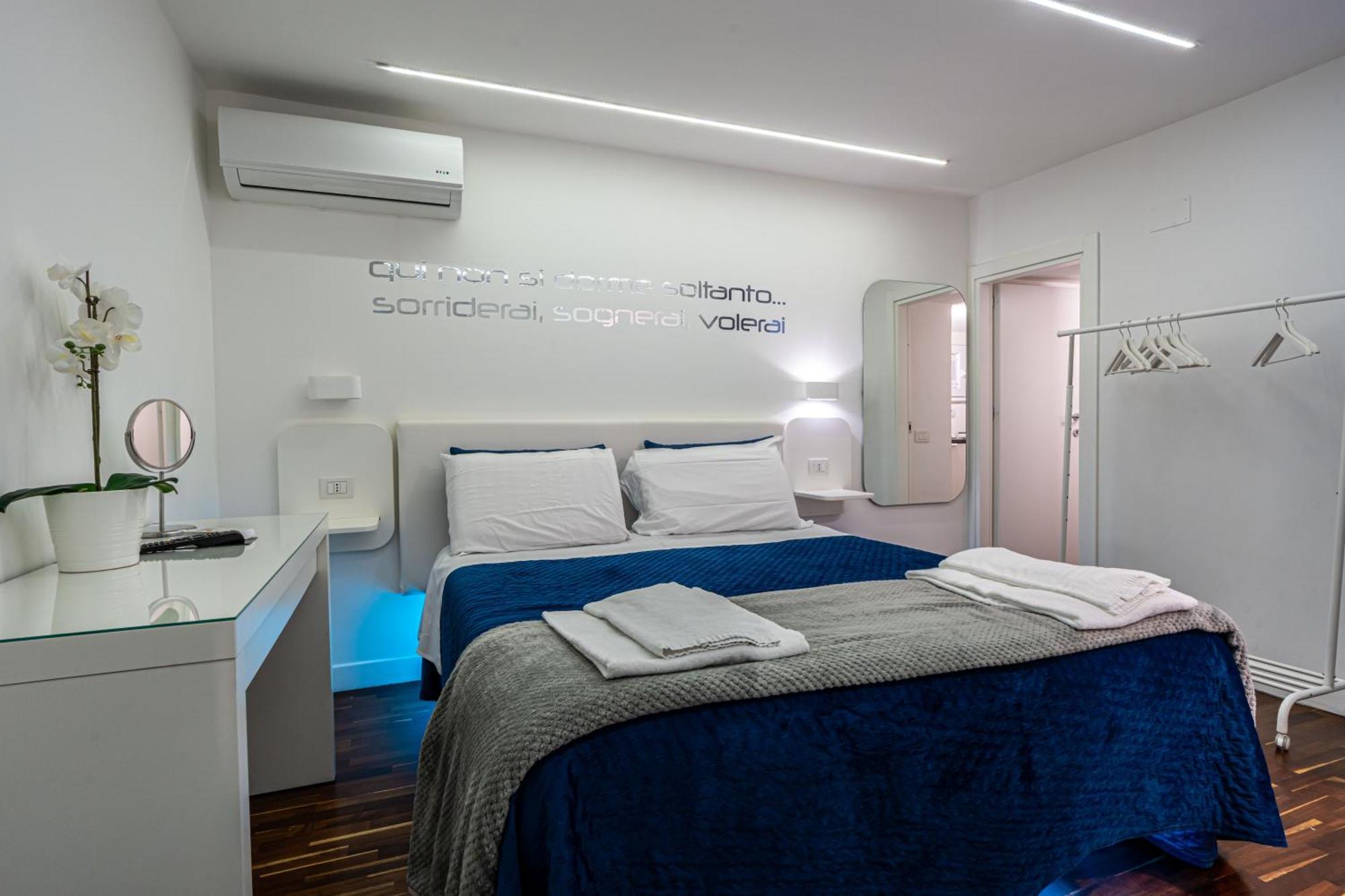 לינה וארוחת בוקר נאפולי Skyhouse Duomo מראה חיצוני תמונה