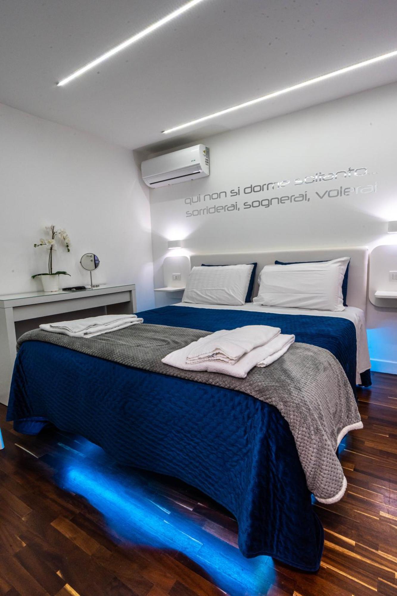 לינה וארוחת בוקר נאפולי Skyhouse Duomo מראה חיצוני תמונה